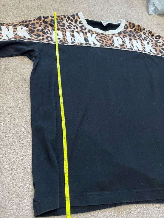 PINK Victoria's Secret Cheetah Print Long Sleeve Shirt Size Large - Picture 9 of 9